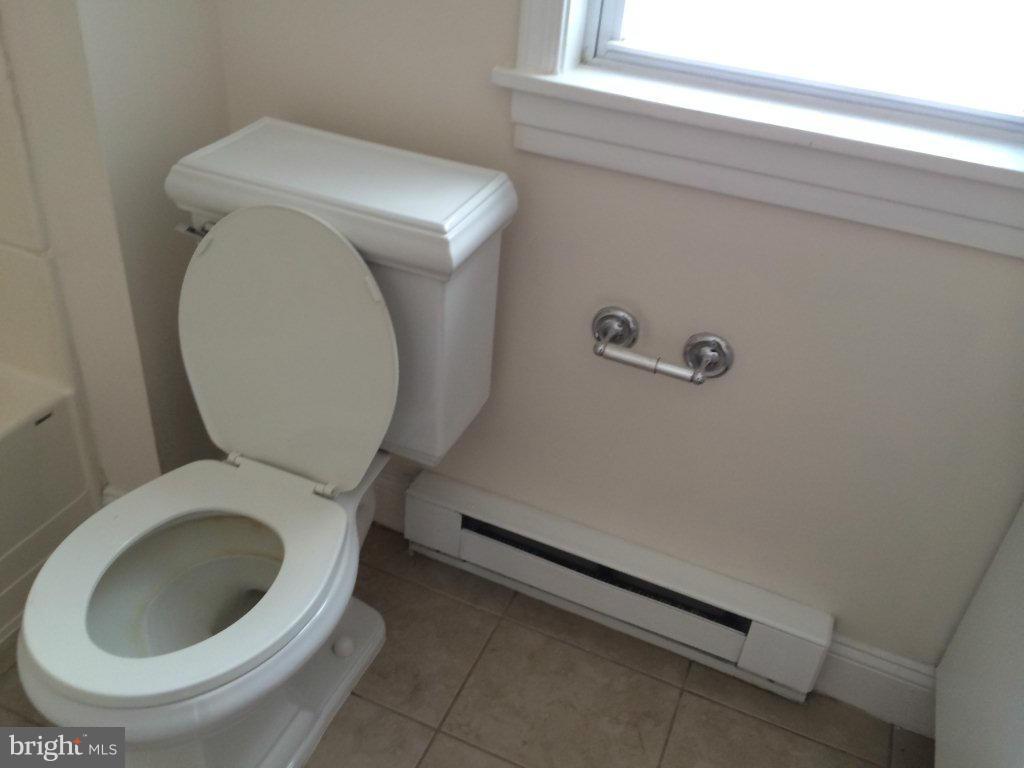 2912 Main Street Edgewater, MD 21037 - Photo 11 of 15 Bath