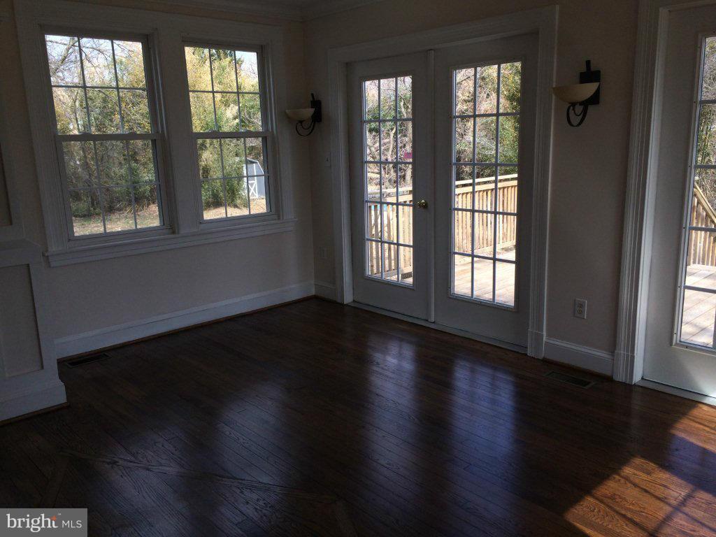 2912 Main Street Edgewater, MD 21037 - Photo 3 of 15 Dining Room