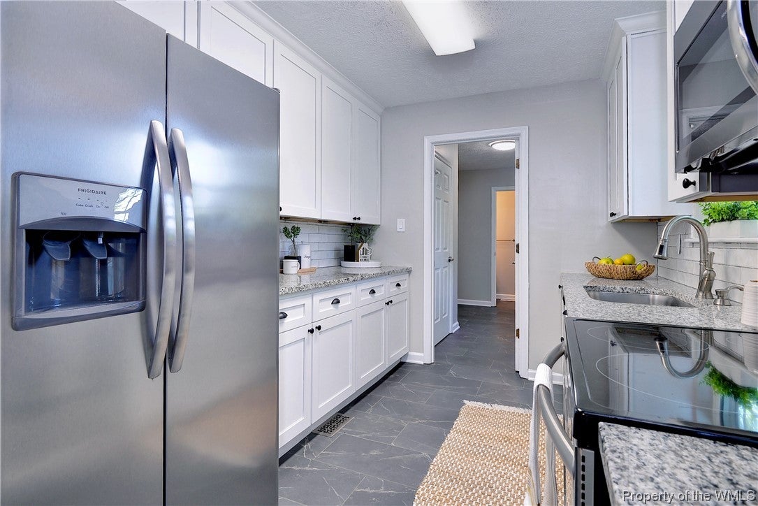 6 Fox Gate Way Hampton, VA 23664 - Photo 12 of 45 Gallery Image 12