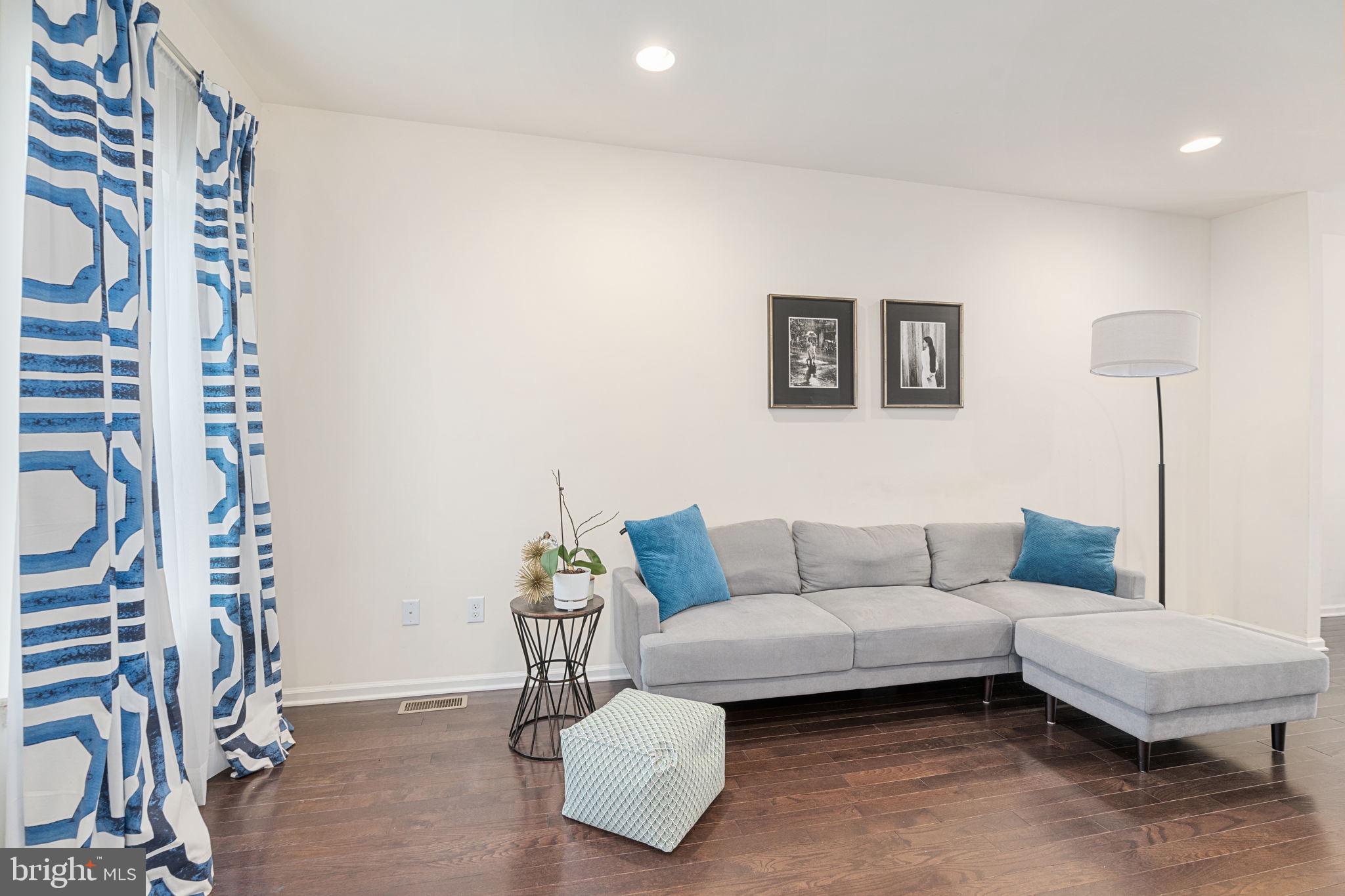 3889 Cephas Child Road, Unit 9 Doylestown, PA 18902 - Photo 8 of 32 Light filled great room