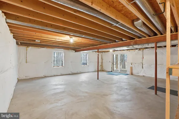 a view of a garage