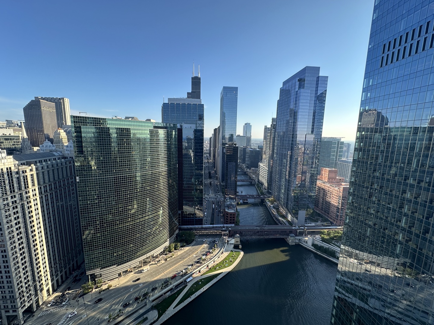 313 West Wolf Point Plaza, Unit 1910 Chicago, IL 60654 - Photo 15 of 30 a view of a balcony with city view