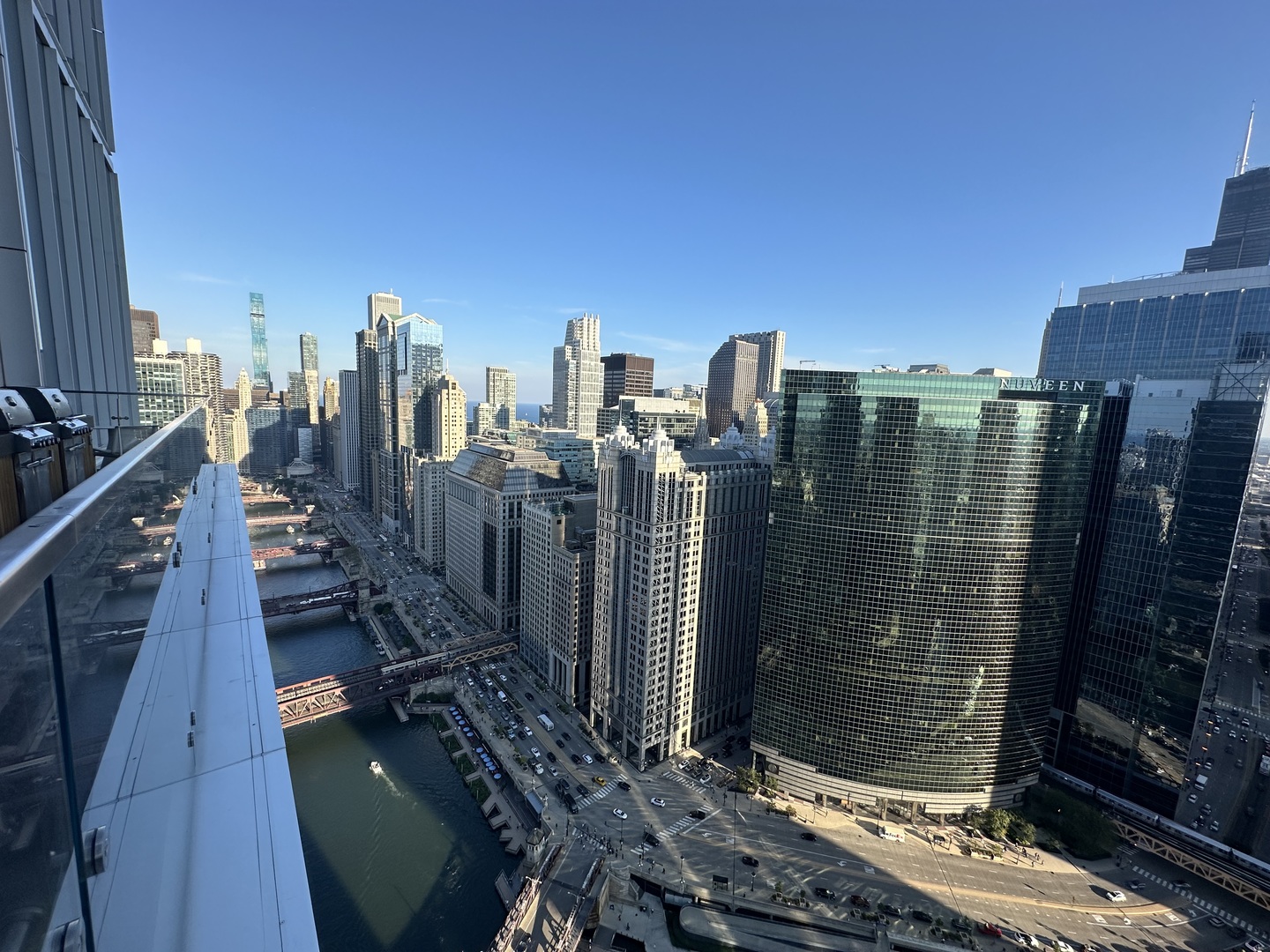 313 West Wolf Point Plaza, Unit 1910 Chicago, IL 60654 - Photo 16 of 30 a view of a city with tall buildings
