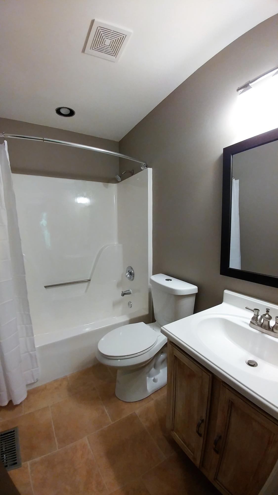 7010 Garfield Road Harrison, TN 37341 - Photo 21 of 34 Guest Bath