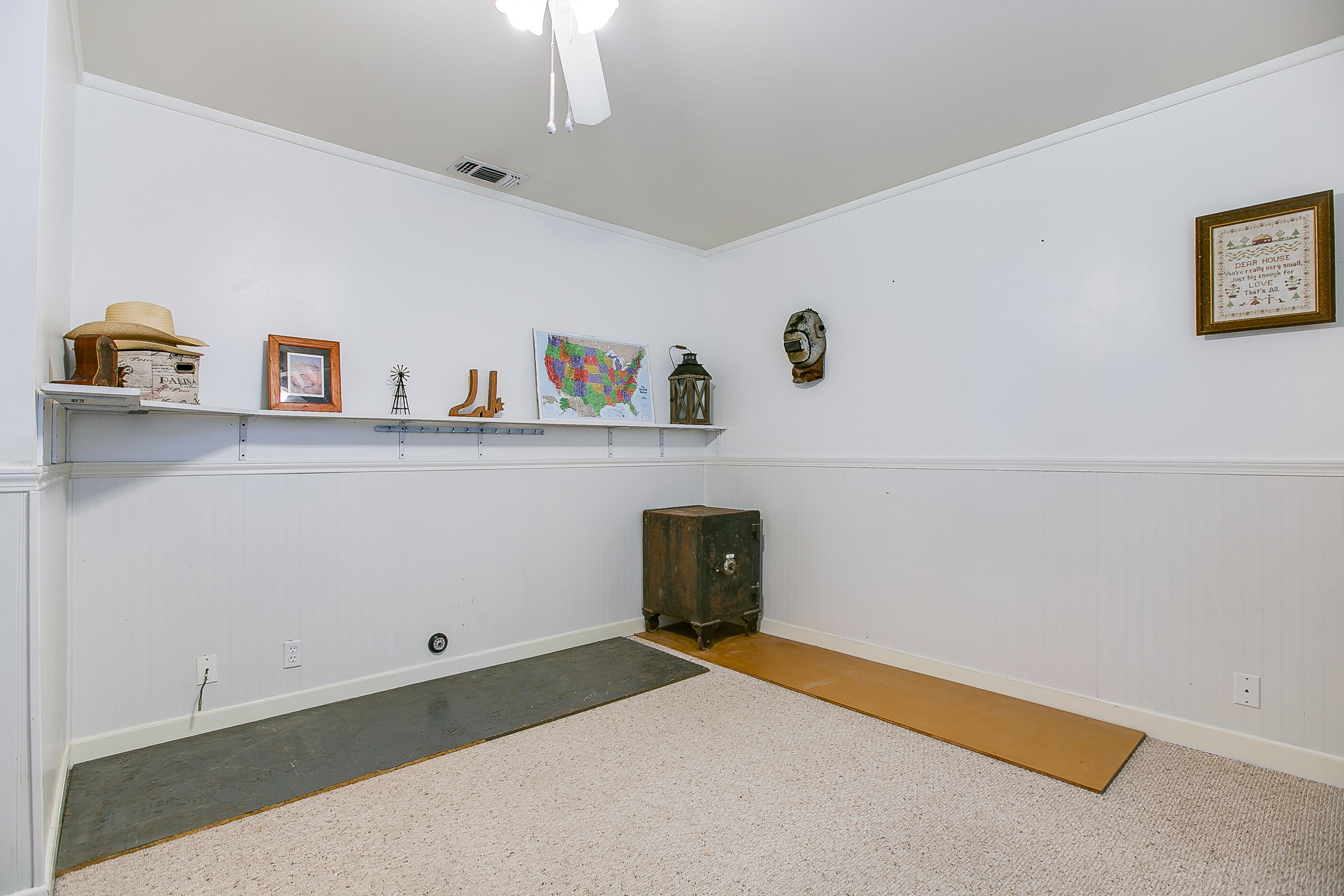 902 North 6th Street Ballinger, TX 76821 - Photo 21 of 29 6L4A9574Blended