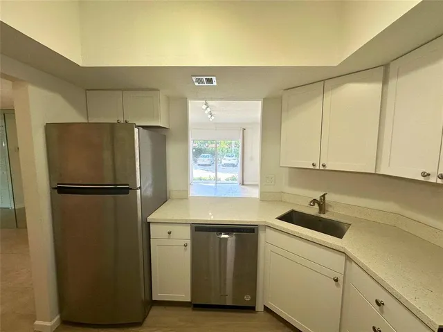 $2,300 | 50 Southwest 3rd Avenue, Unit 110, Boca Raton, FL 33432