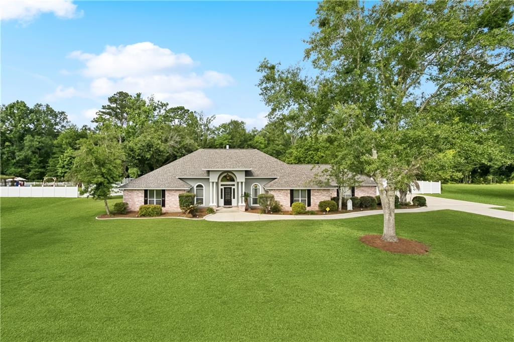 209 Partridge Road Slidell, LA 70461 - Photo 2 of 30