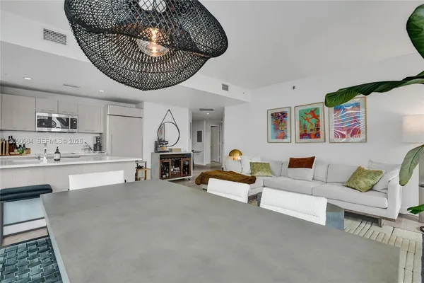 $7,250 | 45 Southwest 9th Street, Unit 1803, Miami, FL 33130