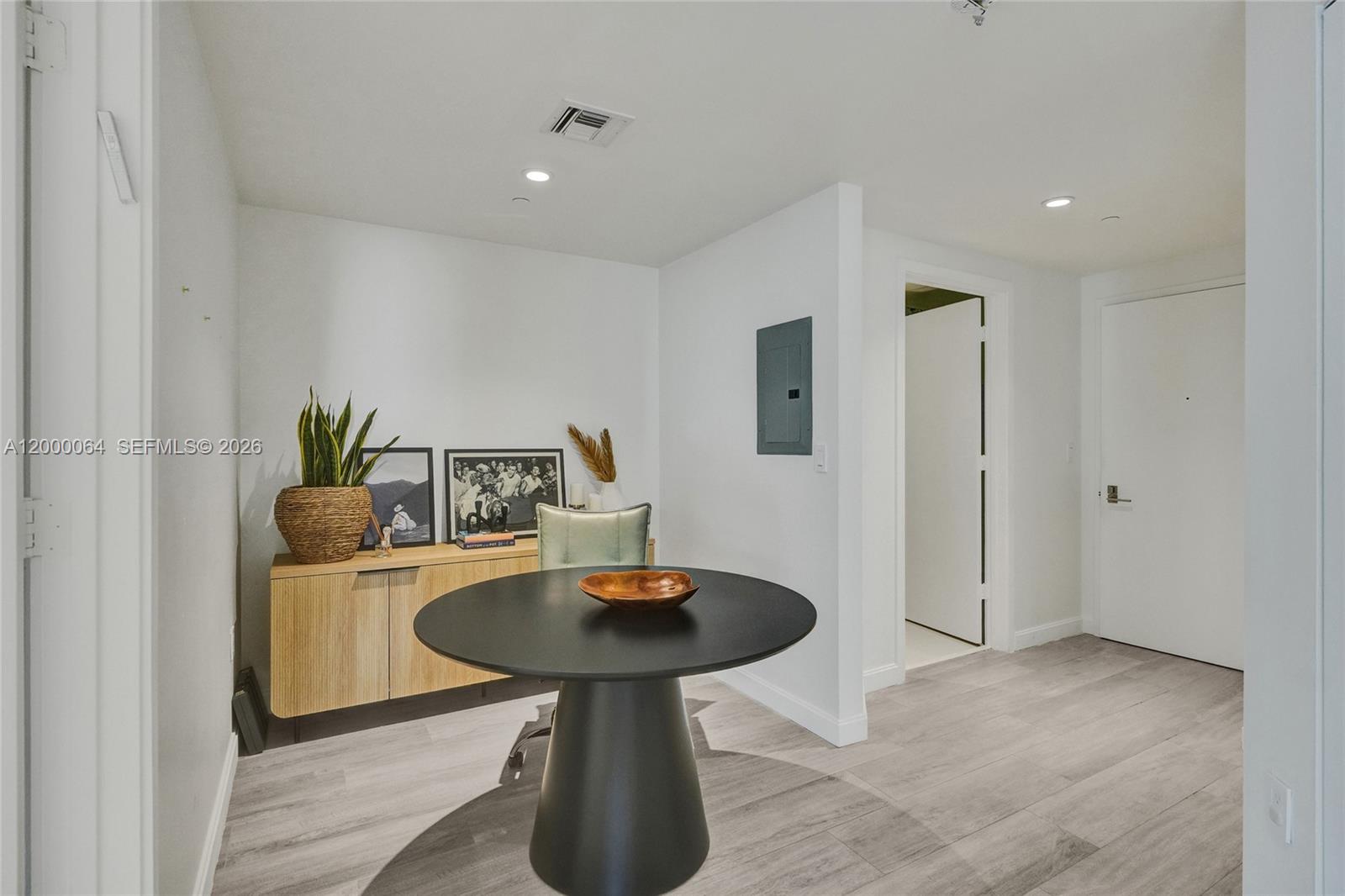 45 Southwest 9th Street, Unit 1803 Miami, FL 33130 - Photo 2 of 39 DEN