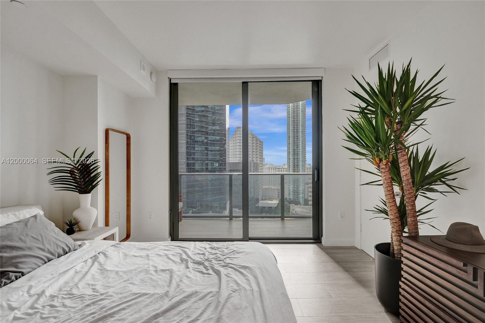 45 Southwest 9th Street, Unit 1803 Miami, FL 33130 - Photo 21 of 39 PRIMARY ROOM