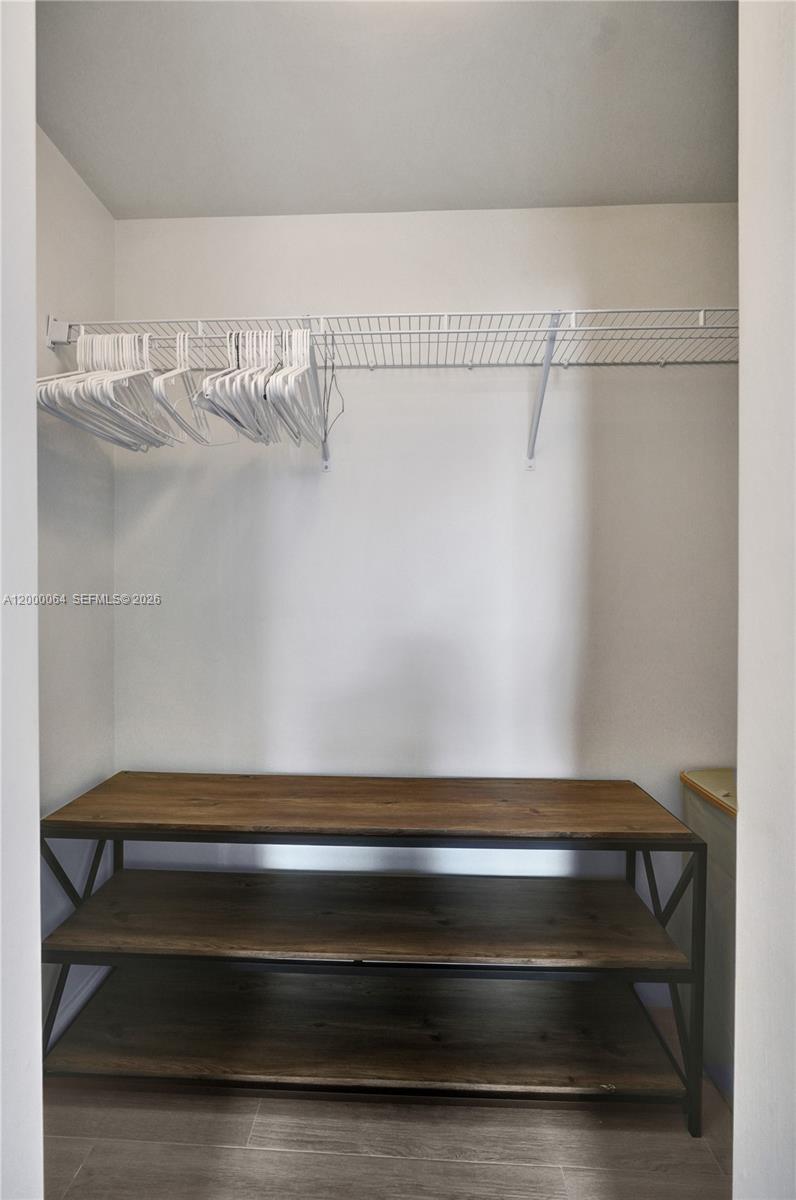 45 Southwest 9th Street, Unit 1803 Miami, FL 33130 - Photo 22 of 39 PRIMARY CLOSET
