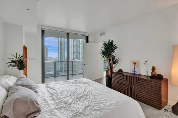 $7,250 | 45 Southwest 9th Street, Unit 1803, Miami, FL 33130