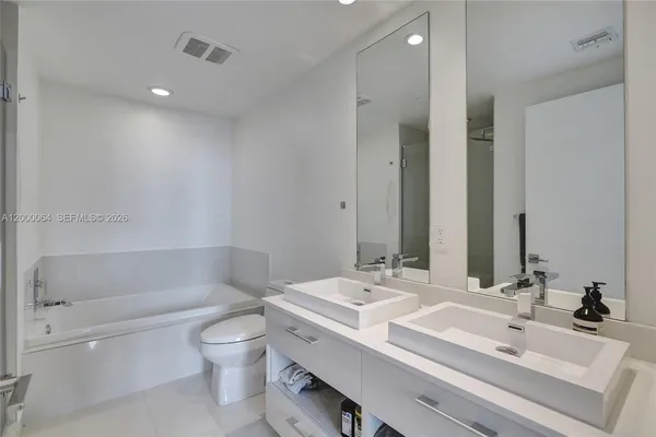 $7,250 | 45 Southwest 9th Street, Unit 1803, Miami, FL 33130