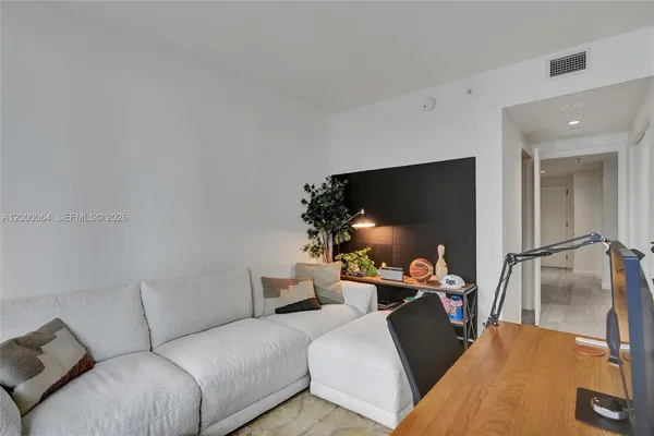 $7,250 | 45 Southwest 9th Street, Unit 1803, Miami, FL 33130