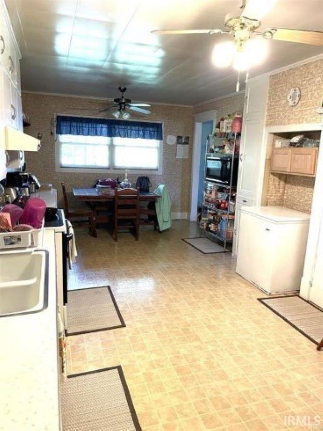 892 South Section Street Dugger, IN 47848 - Photo 2 of 7