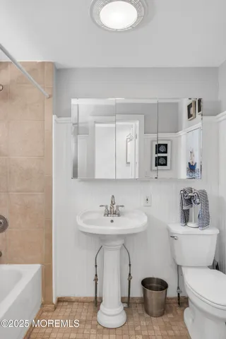 $2,000 | 512 Main Avenue, Unit 4, Point Pleasant Beach, NJ 08742