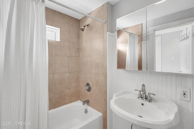 $2,000 | 512 Main Avenue, Unit 4, Point Pleasant Beach, NJ 08742