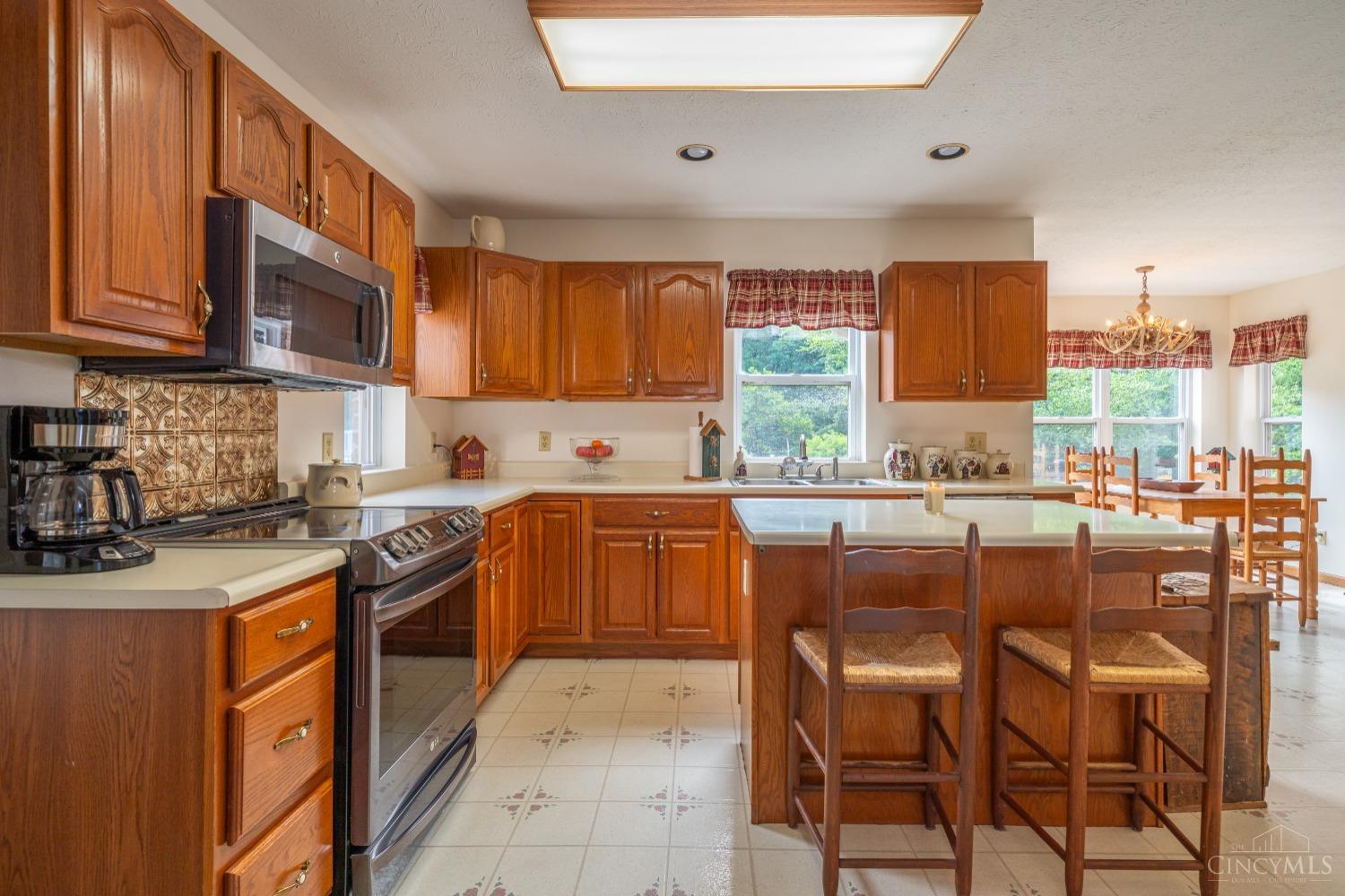 1750 Guntle Road New Lebanon, OH 45345 - Photo 7 of 81 Gallery Image 7