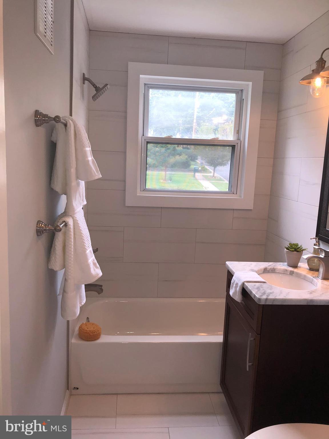 10717 St Margarets Way Silver Spring, MD 20902 - Photo 18 of 20 Bathroom