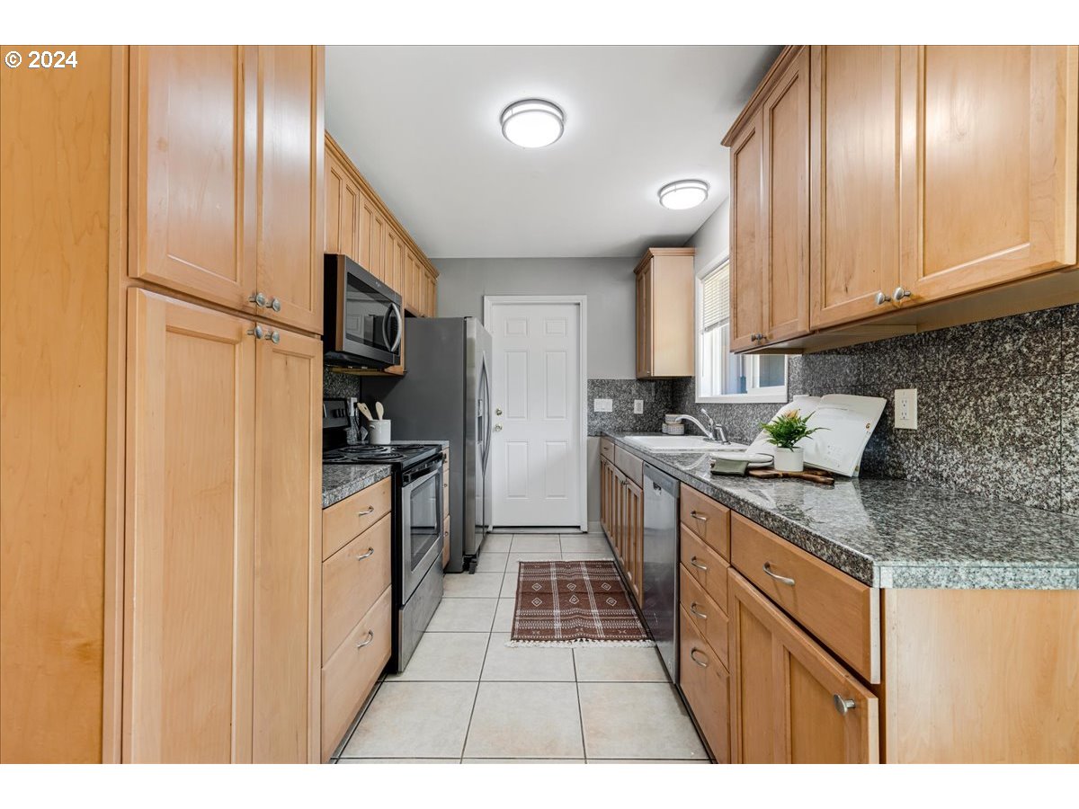 10930 Southwest Polsky Road Beaverton, OR 97005 - Photo 16 of 28