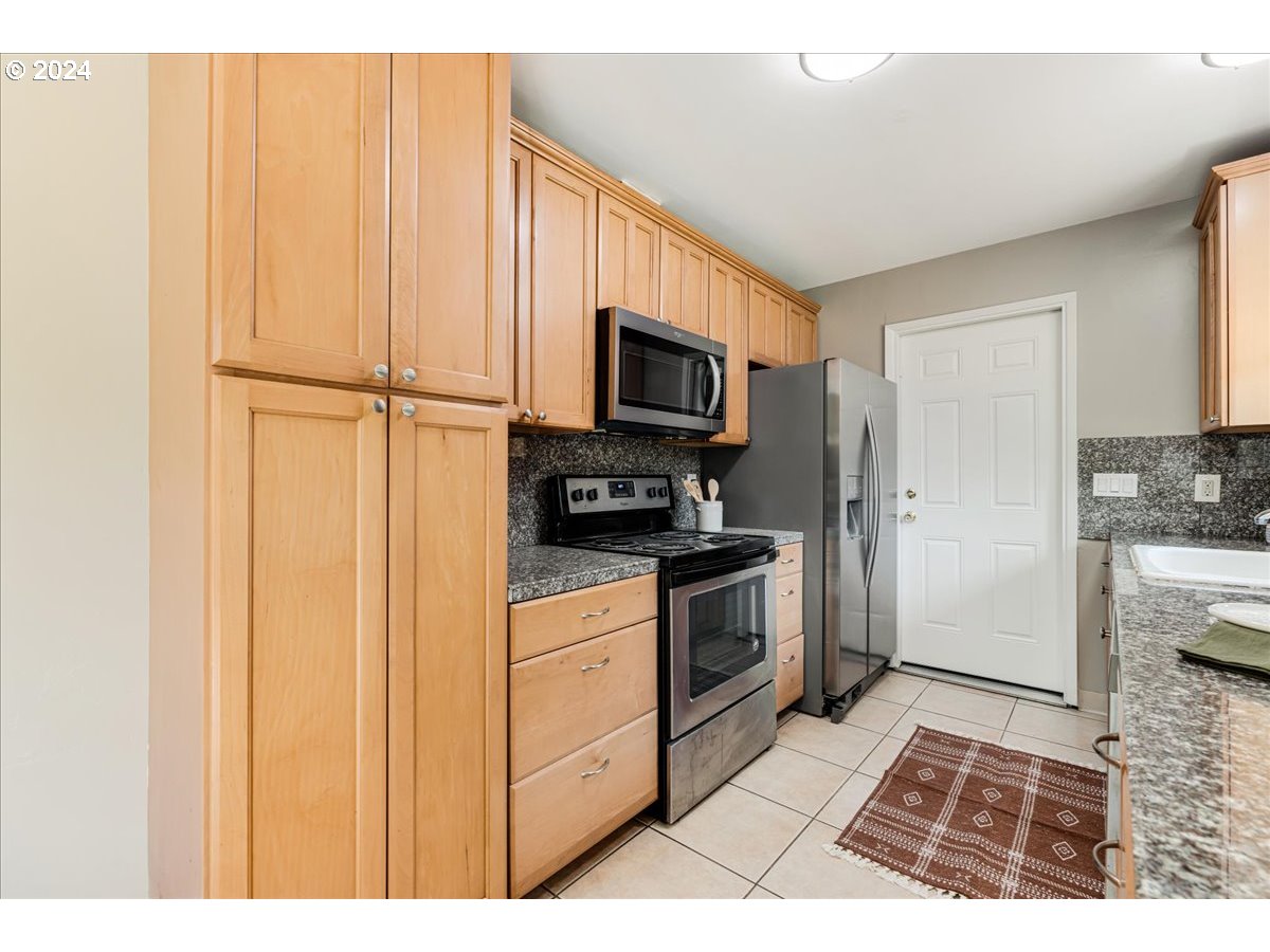 10930 Southwest Polsky Road Beaverton, OR 97005 - Photo 17 of 28