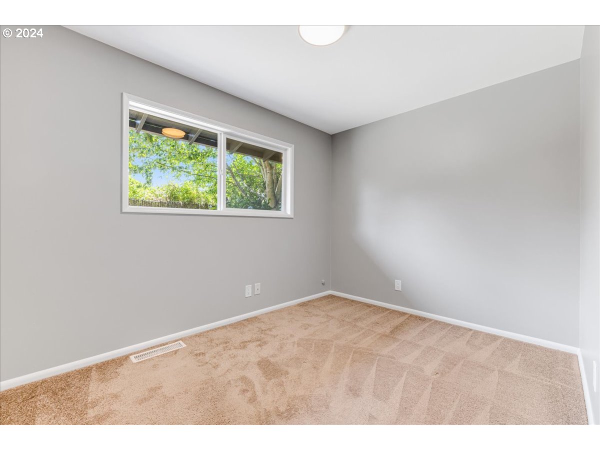 10930 Southwest Polsky Road Beaverton, OR 97005 - Photo 21 of 28