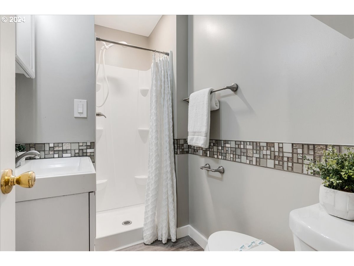 10930 Southwest Polsky Road Beaverton, OR 97005 - Photo 23 of 28