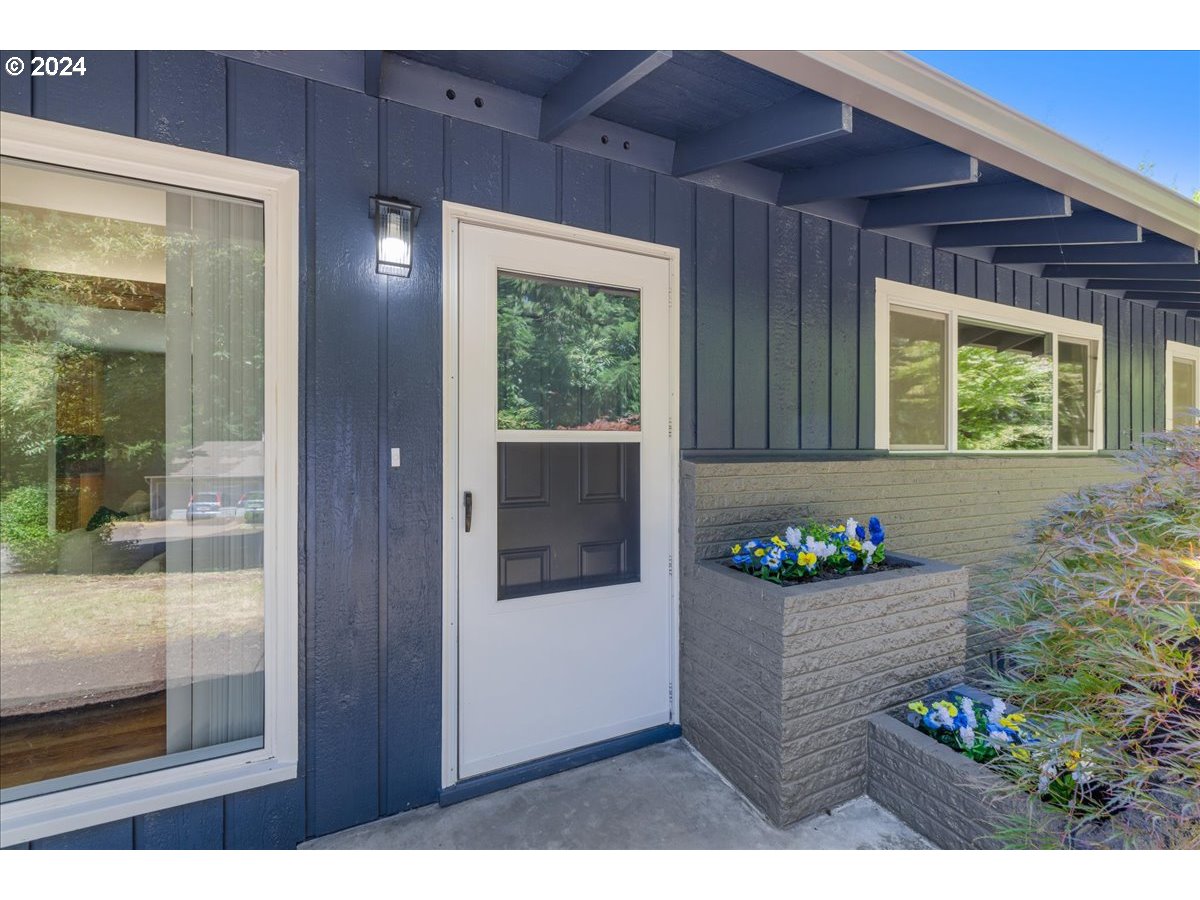 10930 Southwest Polsky Road Beaverton, OR 97005 - Photo 5 of 28