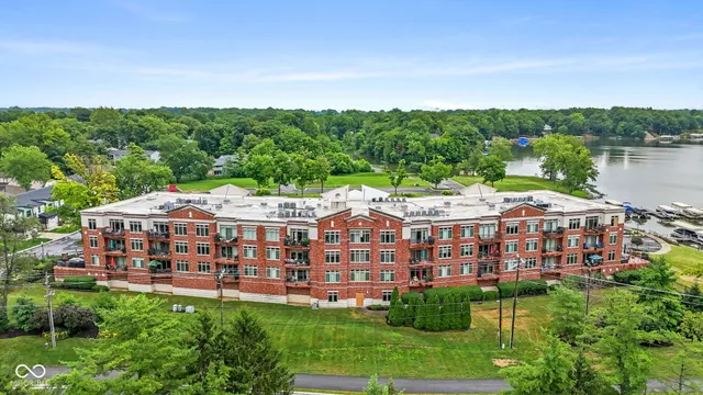 $369,000 | 20971 Shoreline Court, Unit 312, Noblesville, IN 46062