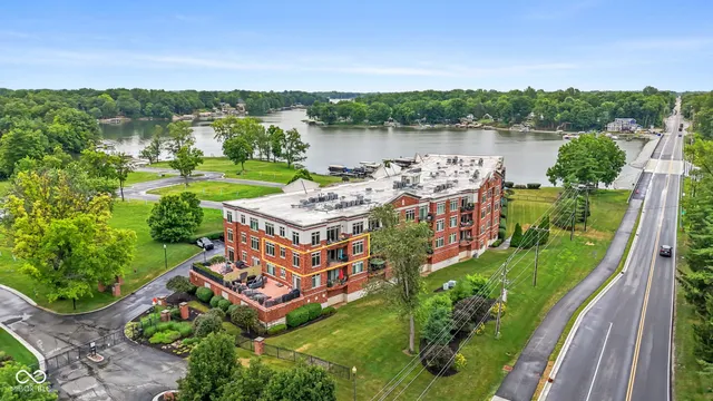 $369,000 | 20971 Shoreline Court, Unit 312, Noblesville, IN 46062