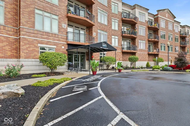 $369,000 | 20971 Shoreline Court, Unit 312, Noblesville, IN 46062