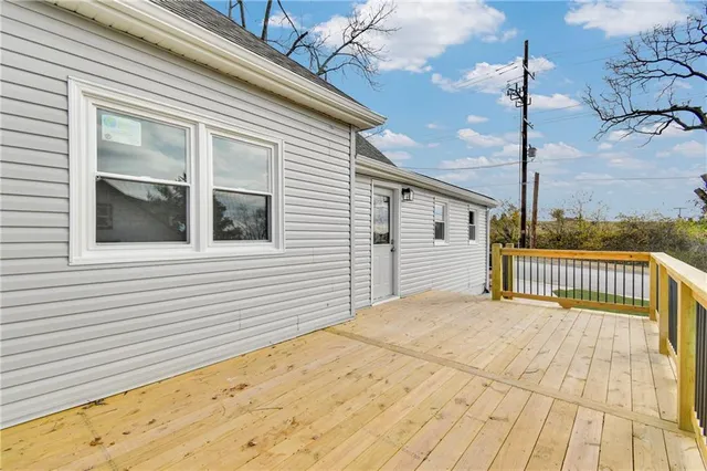 $299,900 | 309 East 2nd Street, Bonner Springs, KS 66012