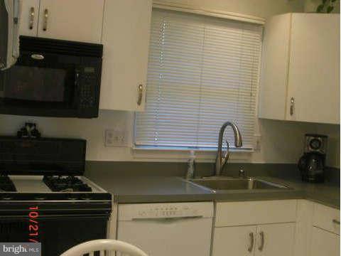 208 Cherry Valley Road Reisterstown, MD 21136 - Photo 6 of 26 Kitchen