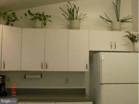 208 Cherry Valley Road Reisterstown, MD 21136 - Photo 8 of 26 Kitchen