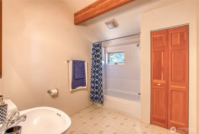 $1,950,000 | 1669 Day Lake Road, Orcas Island, WA 98245