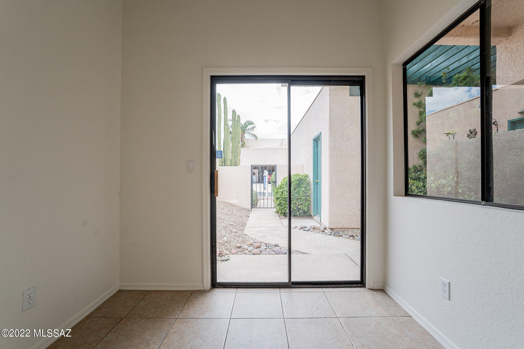 4937 North Valle Road Tucson, AZ 85750 - Photo 12 of 33