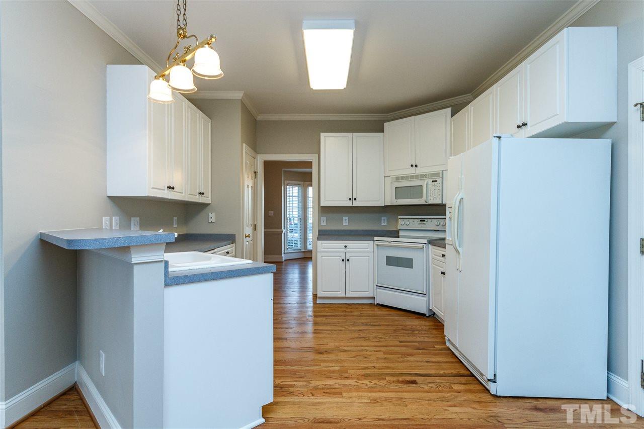 4504 Olde Stream Court Raleigh, NC 27612 - Photo 10 of 30 Gallery Image 10