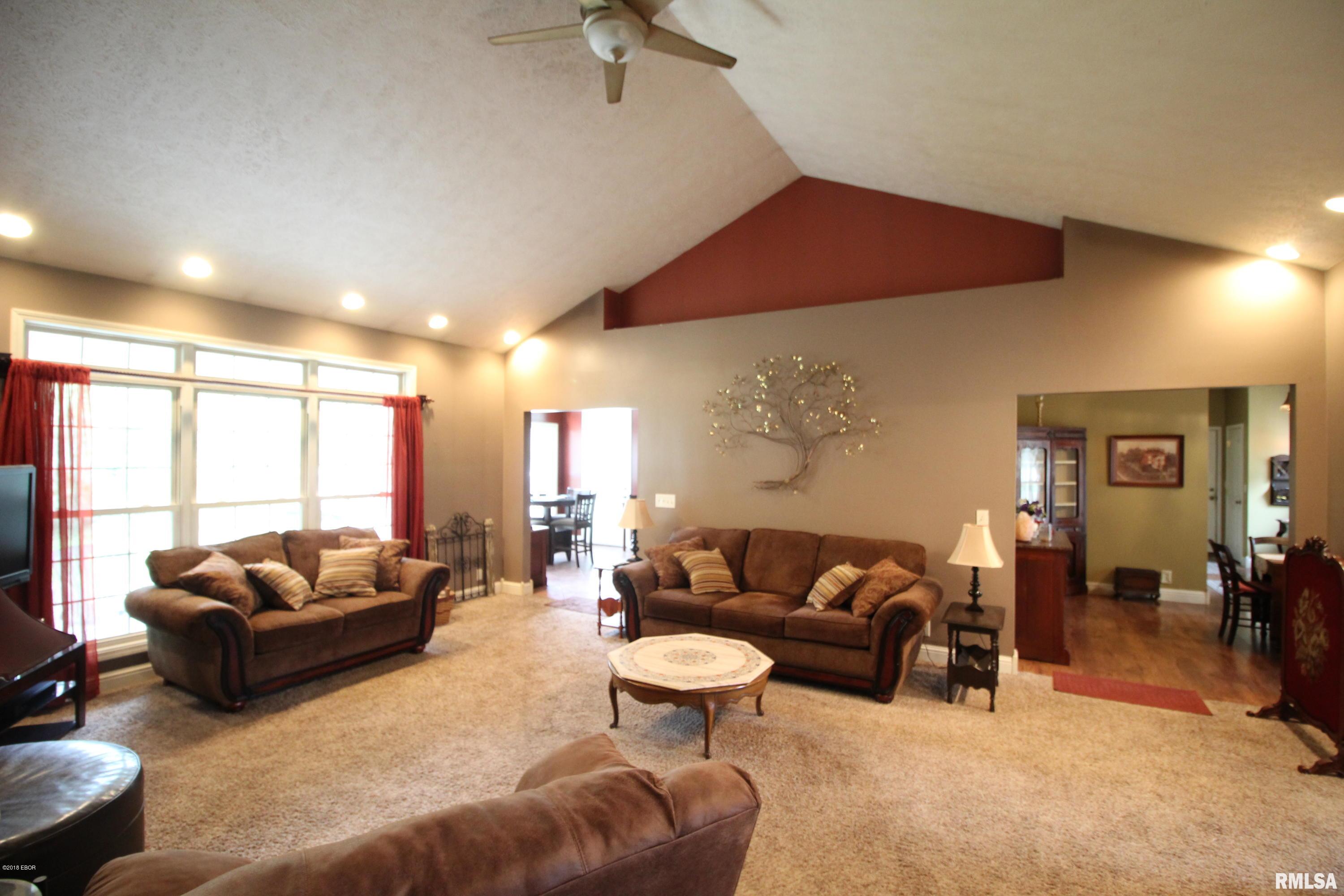 12677 Turkey Track Road Carterville, IL 62918 - Photo 2 of 33