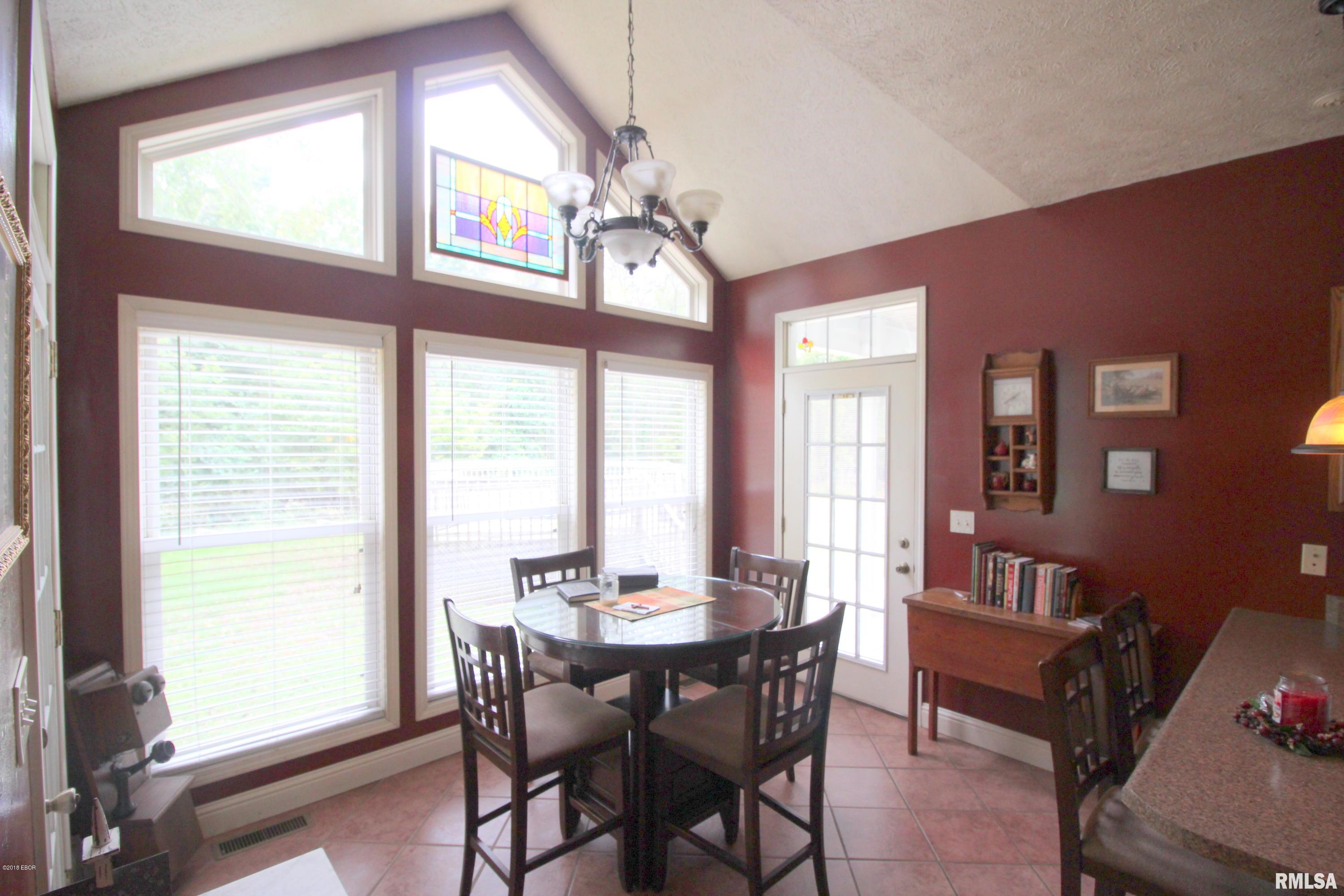 12677 Turkey Track Road Carterville, IL 62918 - Photo 5 of 33