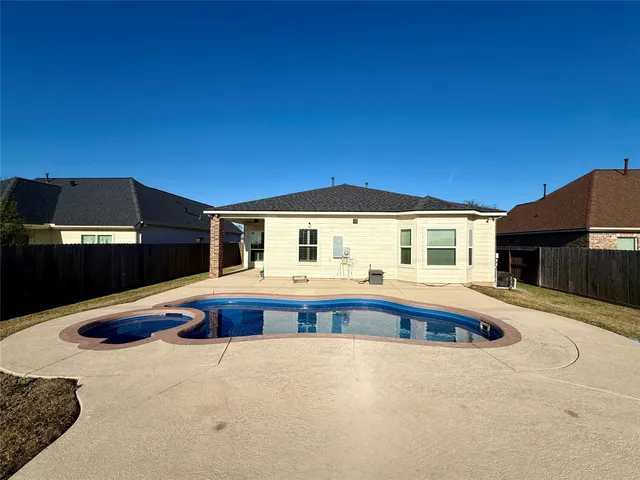 $2,700 | 9206 Anna Street, Needville, TX 77461