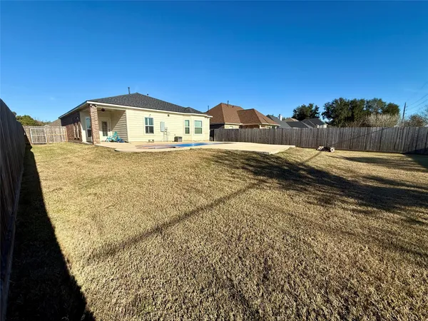 $2,300 | 9206 Anna Street, Needville, TX 77461