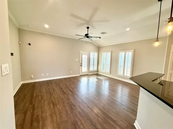 $2,300 | 9206 Anna Street, Needville, TX 77461