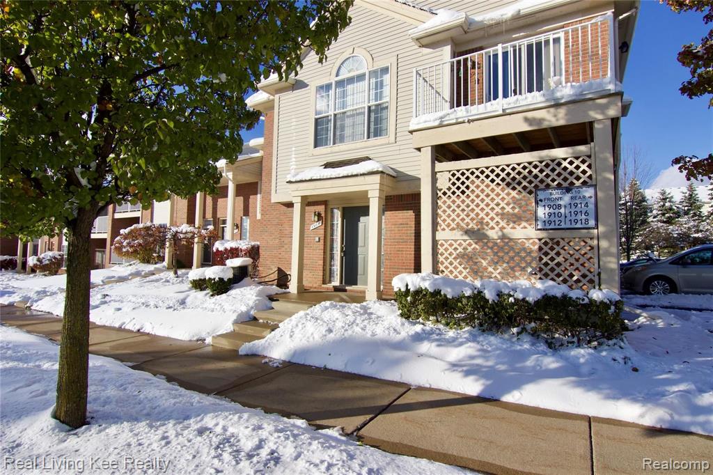 1908 Flagstone Circle, Unit 79 Rochester, MI 48307 - Photo 2 of 22