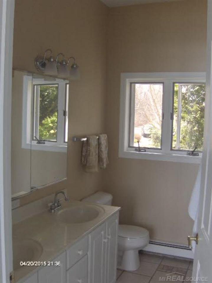 6205 Lakeshore Road Lexington, MI 48450 - Photo 6 of 14 31245328-5.JPG