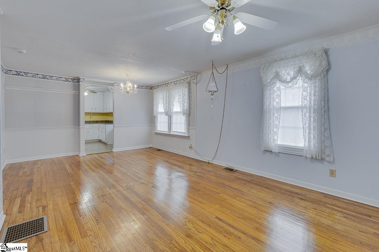 504 McCrary Street Greenville, SC 29609 - Photo 8 of 37 Gallery Image 8
