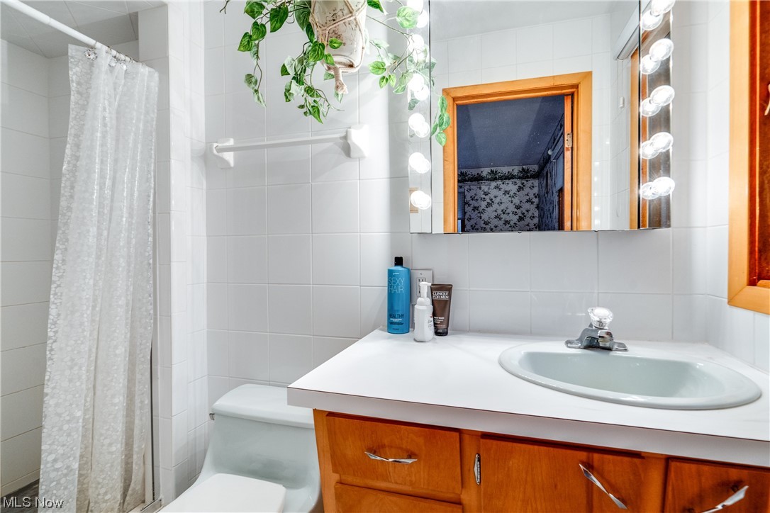 3625 Porter Road Rootstown, OH 44272 - Photo 22 of 35 Master bathroom