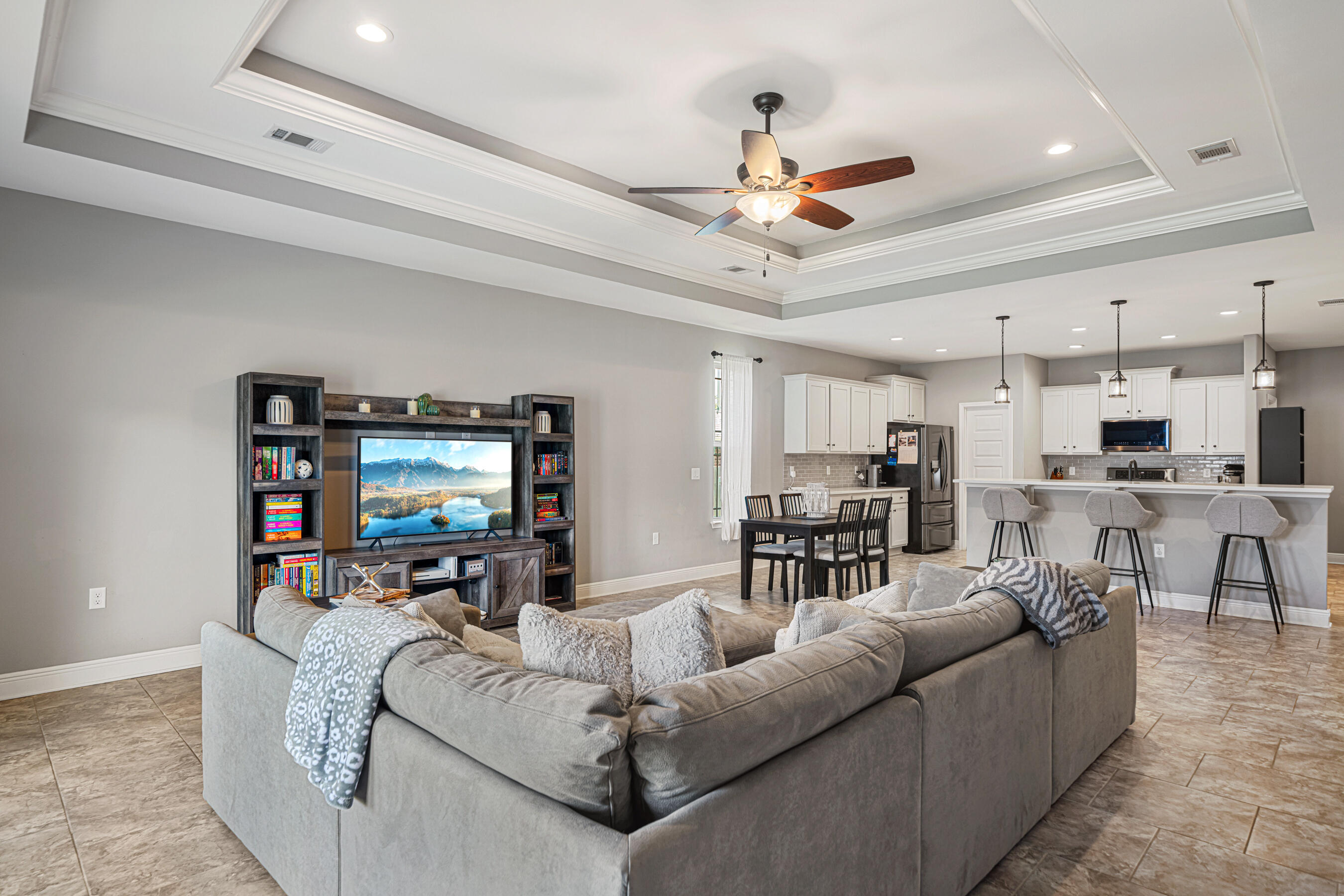 801 Playground Road Fort Walton Beach, FL 32547 - Photo 3 of 38 a living room with furniture and a flat screen tv