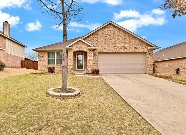 $395,000 | 113 Ellicott Drive, Roanoke, TX 76262