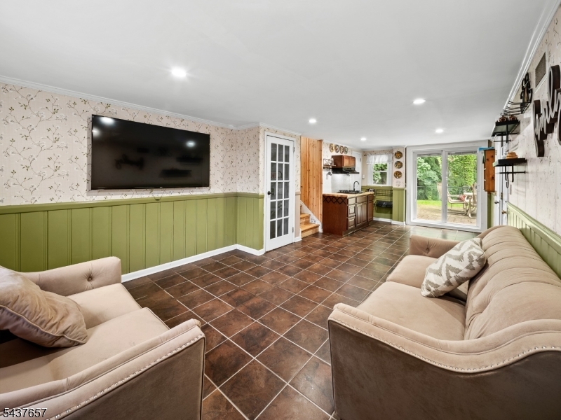 17 Ravine Court Clifton, NJ 07013 - Photo 34 of 46