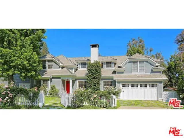 a front view of house with yard